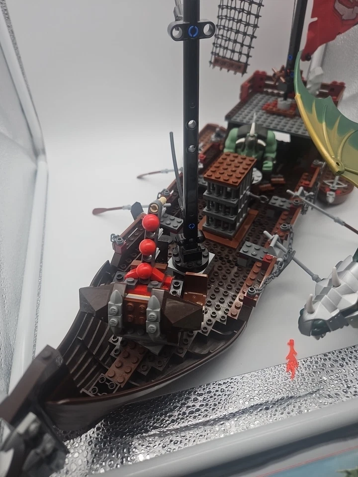 LEGO Castle: Troll Warship (7048) Incomplete  - Image 2 of 4