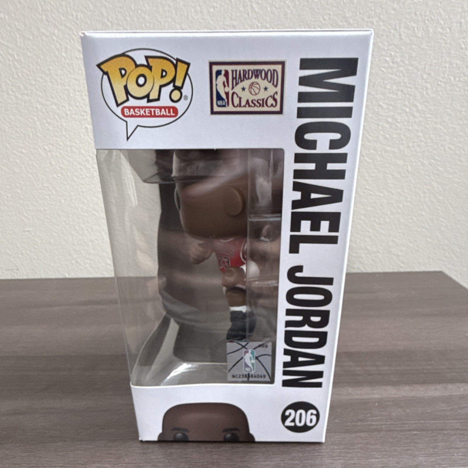 Funko Pop! Basketball Michael Jordan Chicago Bulls Hardwood Classics #206 thumbnail 3