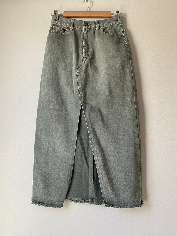 Ena Pelly Women’s Denim Midi Skirt Size 8 Grey Stone Wash Front Split Frayed Hem - Image 2 of 4