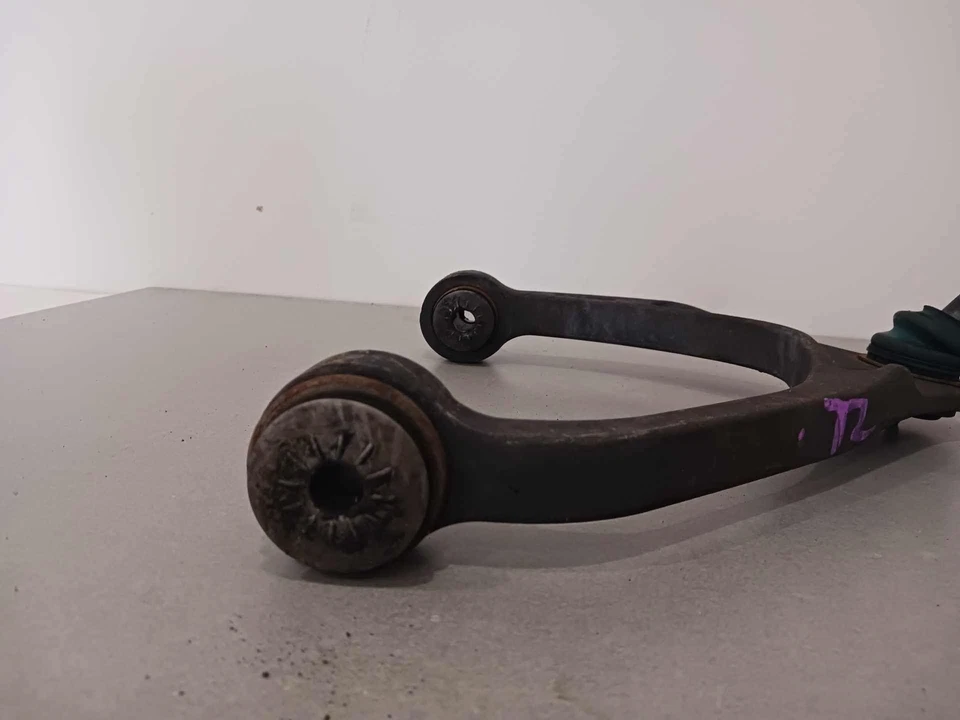 Chevrolet Suburban 2015-2020 brazo de control superior del lado del pasajero delantero derecho Foto 3 de 3