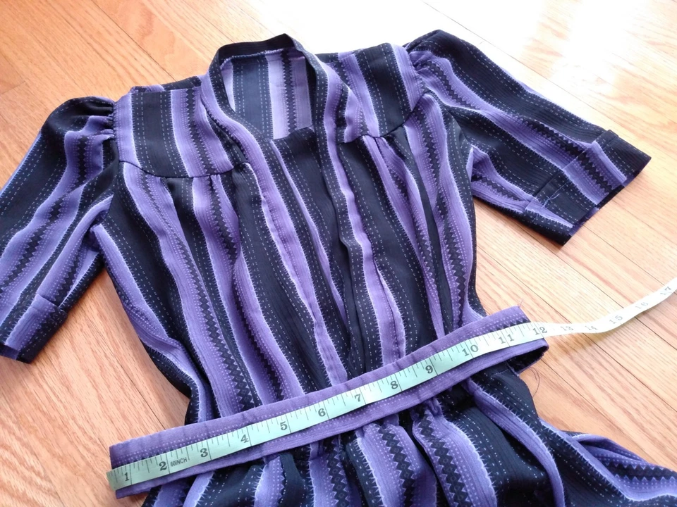 Vestido Vintage Amish Menonita Niña 32" Busto Púrpura Rayas Antigua Colonia Mexicana Foto 3 de 4