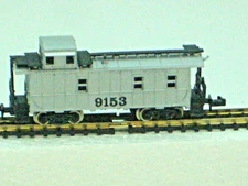 N SCALE IHC 3 WINDOW UNDEC CABOOSE SILVER 3 WINDOW STANDARD # 3288S MEHANO