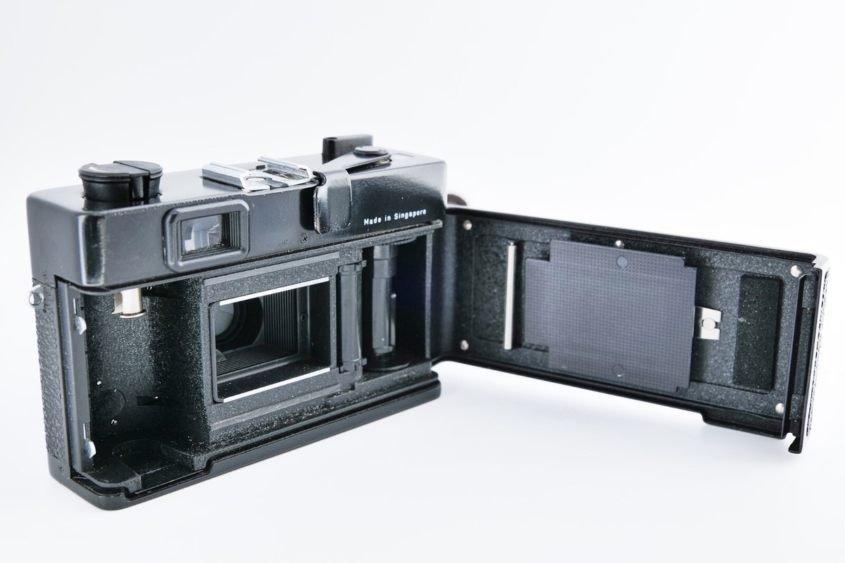 Camera RolleI XF 35 Zeiss Sonnar 40 Mm 40/2.3 100 XLC Flash Camera RolleI XF 35 Zeiss Sonnar 40 Mm 40/2.3 100 XLC Flash