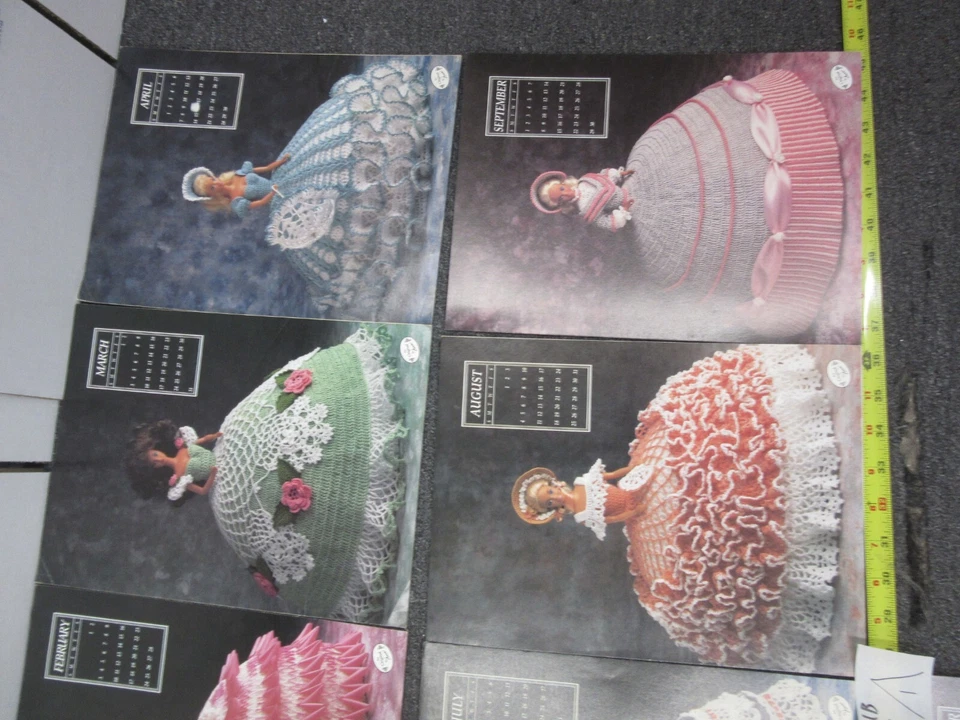 Annie's Calendar Bed Doll Society Crochet Clothes Fashion Doll Patterns Lot 1991 - Imagem 3 de 4