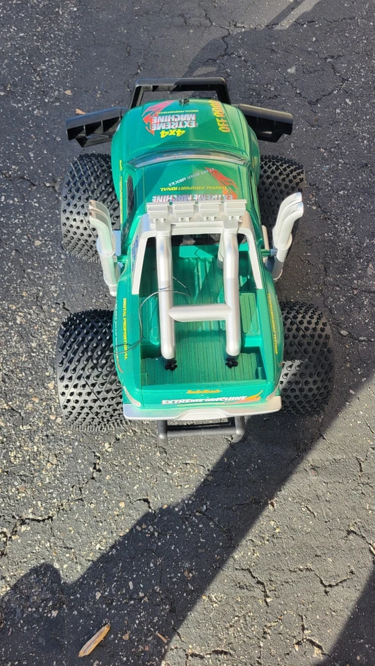 1998 Radio Shack Extreme Machine R/C Ford F-150 Monster Truck w/ Box/foam  - Image 3 of 4