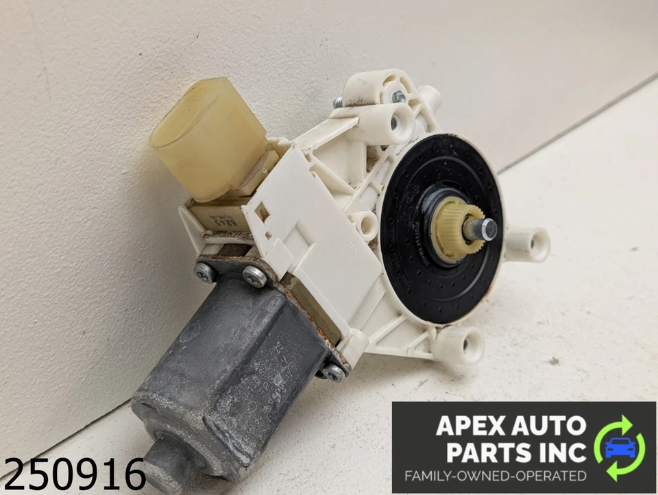 OEM 2006 BMW 325xi E91 3.0L  Front Left Driver Window Regulator Motor - Image 3 of 4