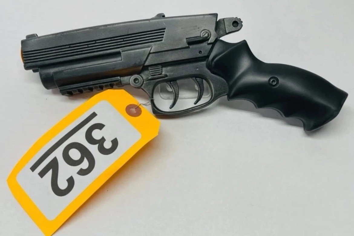 Men In Black 3 Screen Used Prop Gun Security Guard Time Travel Movie Prop