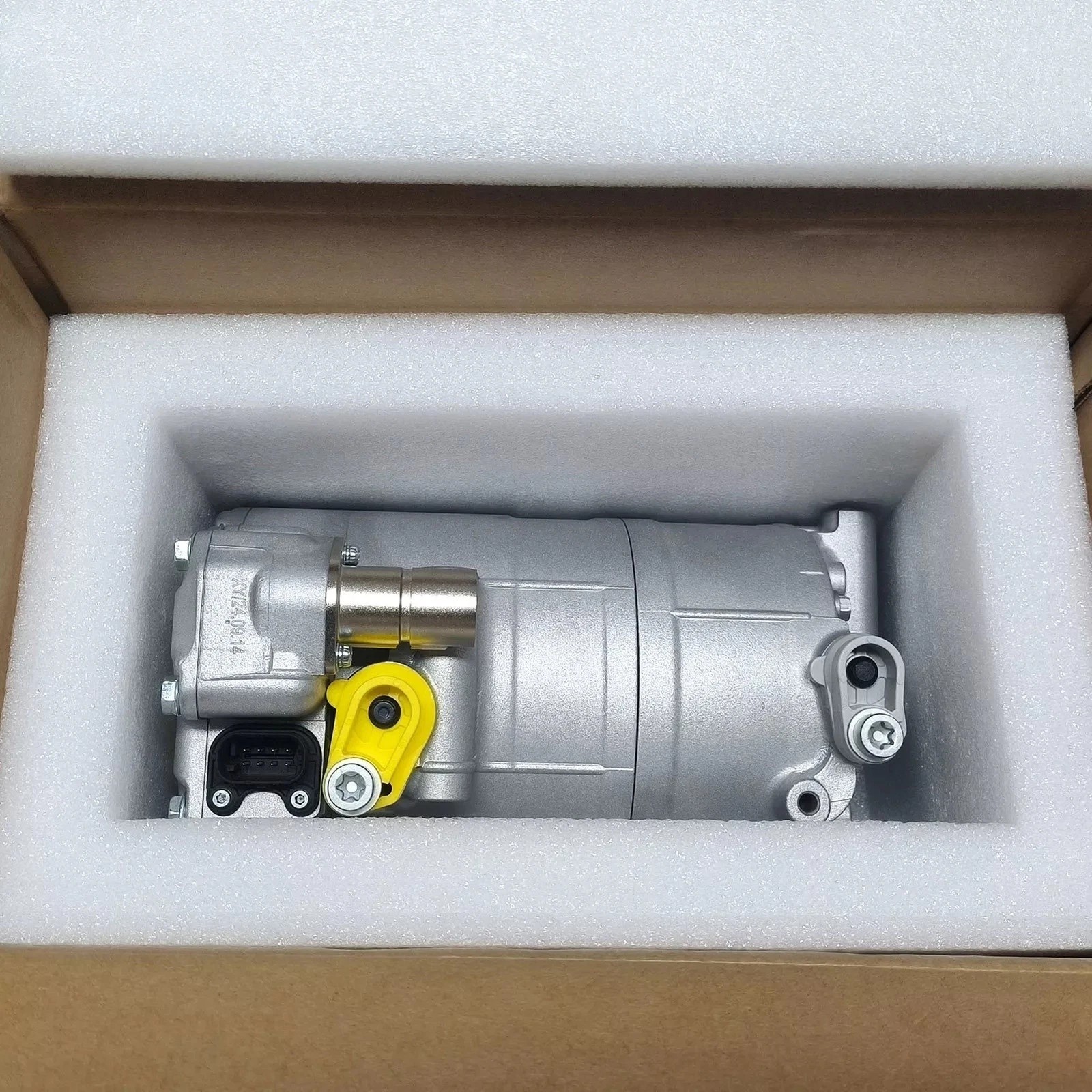 64529496108 AC Compressor for 14-17  BMW i8 Coupe 19-20 BMW i8 Convertible