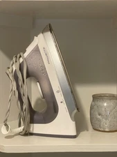 Rowenta Professional Model DX8800 Steam Iron 1750 Watt Auto On/Off Works