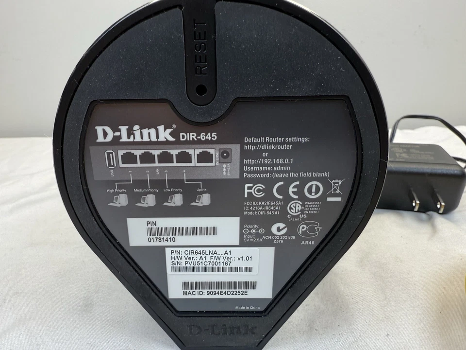 D-Link DIR-645 Whole Home Wireless Router ISM 300Mbps 802.11N 4 Port Giga LAN  - Image 3 of 3