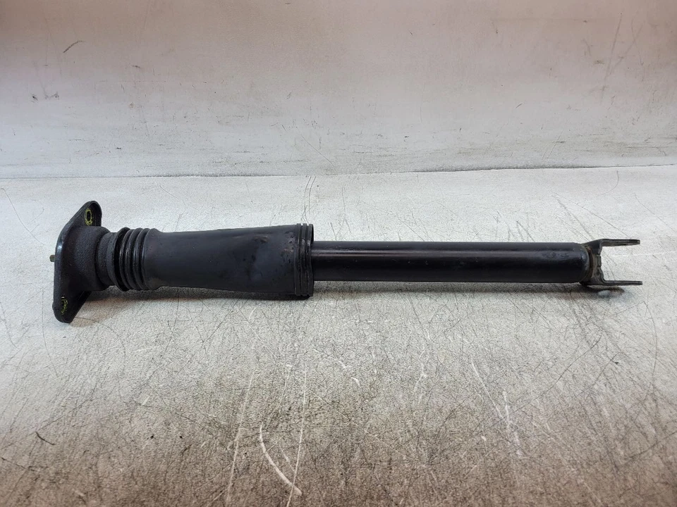 Amortiguador de puntal trasero Hyundai Azera 2012 2013 2014 2015 2016 55311-3V500 Foto 3 de 4