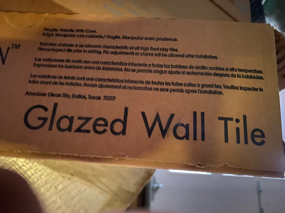 Caja de 100 azulejos de pared de campo American Olean blanco brillante 4 1/4" X 4 1/4" 12,5 pies cuadrados Foto 3 de 4