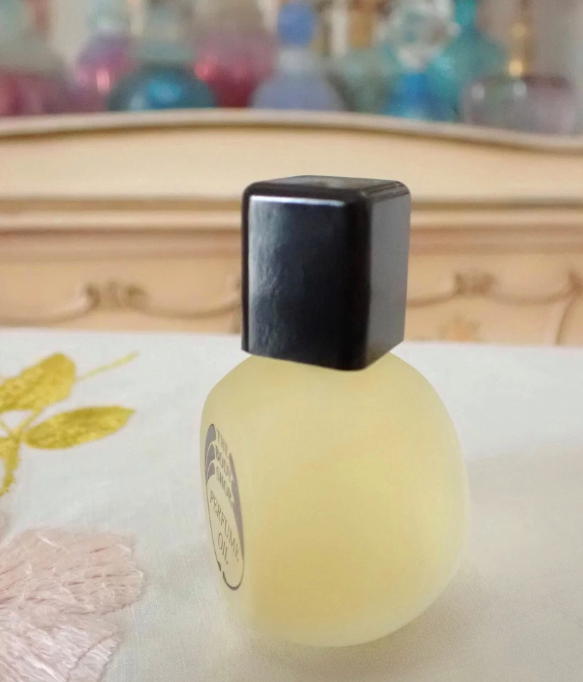 Винтажный 1980-е оригинал. Парфюмерное масло The Body Shop WHITE MUSK 1⁄2 0,50 унции 15 мл с квадратной крышкой - Изображение 2 из 4
