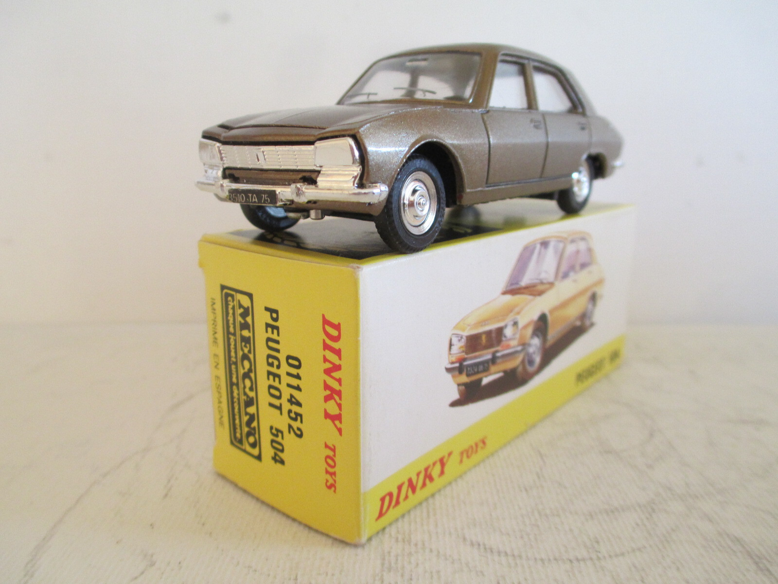 Dinky Peugeot 504 ミニカー French Dinky Toys 1423 Peugeot 504 Virtually Mint/Boxed 'Brecon