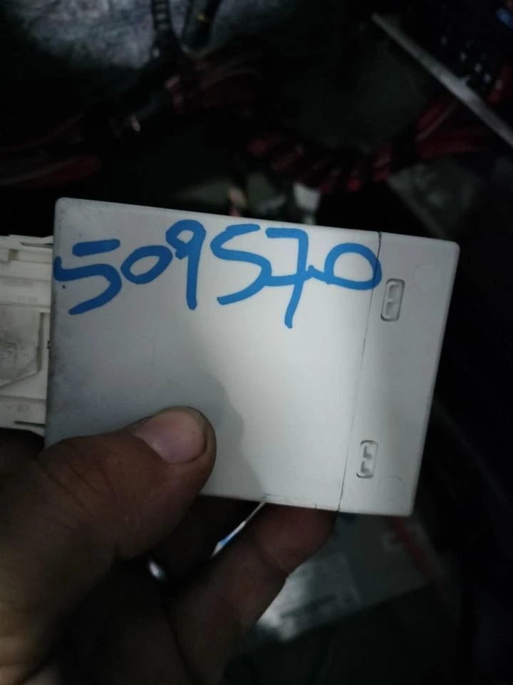 CHASIS CONTROL MODULE 3714679893601 2011 BMW 750LI - Image 2 of 4