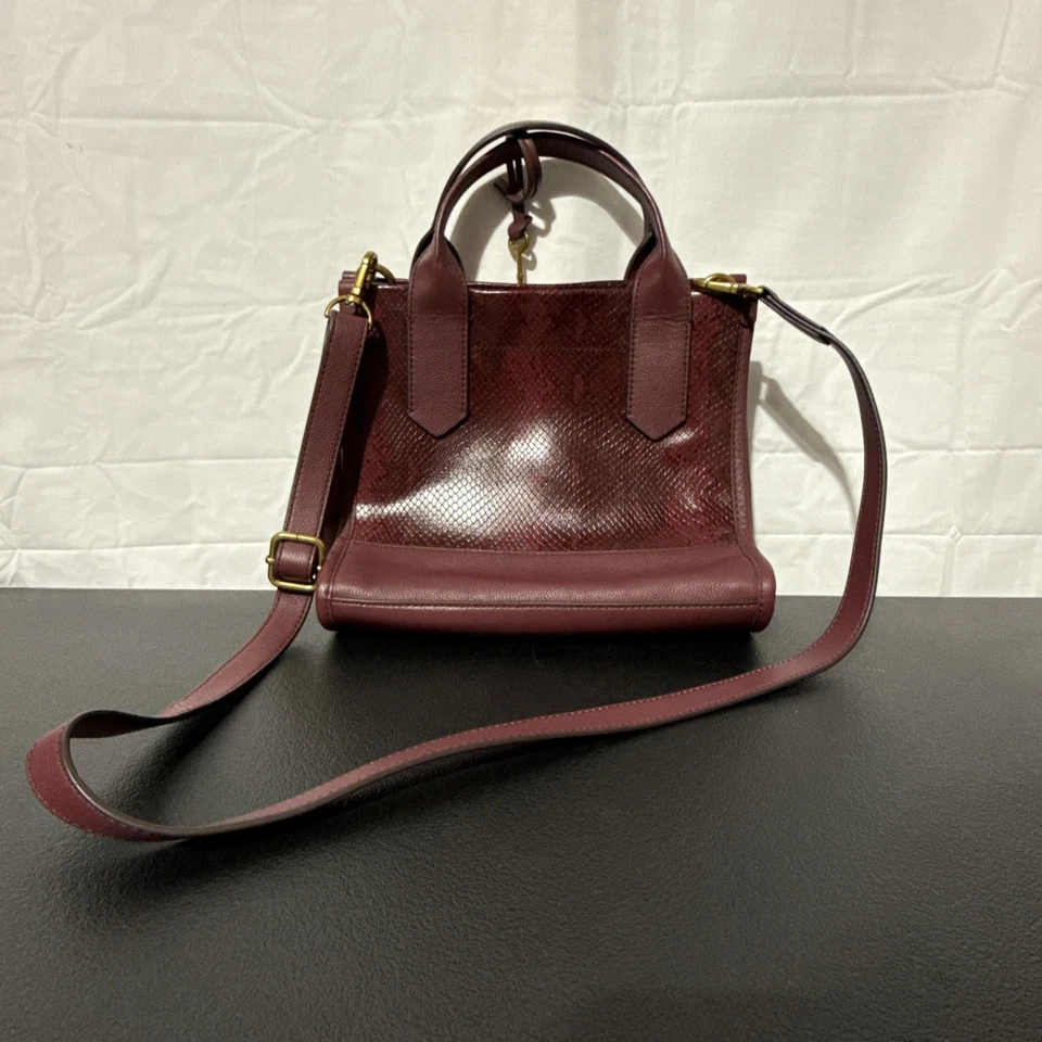 Bolsa satchel Fossil Kyler bolsa de mão vinho tiracolo pele de cobra textura em relevo - Imagem 4 de 4