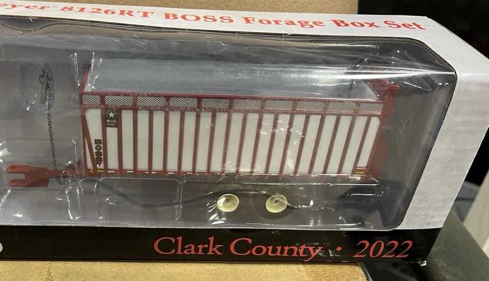 SpecCast 2022 Wisconsin Farm Tech Days Meyer 8126Rt Boss Forage Set 1/64 - Image 2 of 4