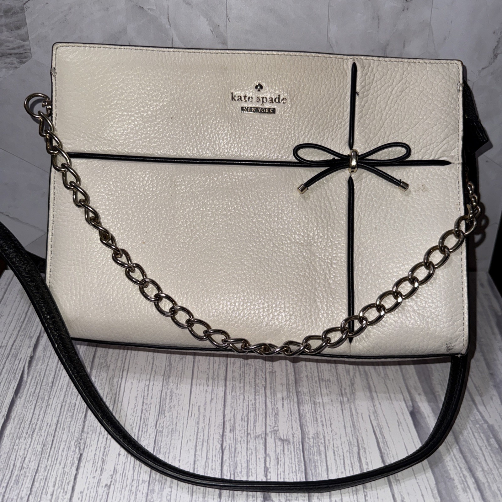 Kate Spade Cherry Street Phoebe Pebbled Leather Bow Cement & Black Shoulder Bag