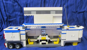 LEGO CITY: Police Command Centre (7743) 99% Complete