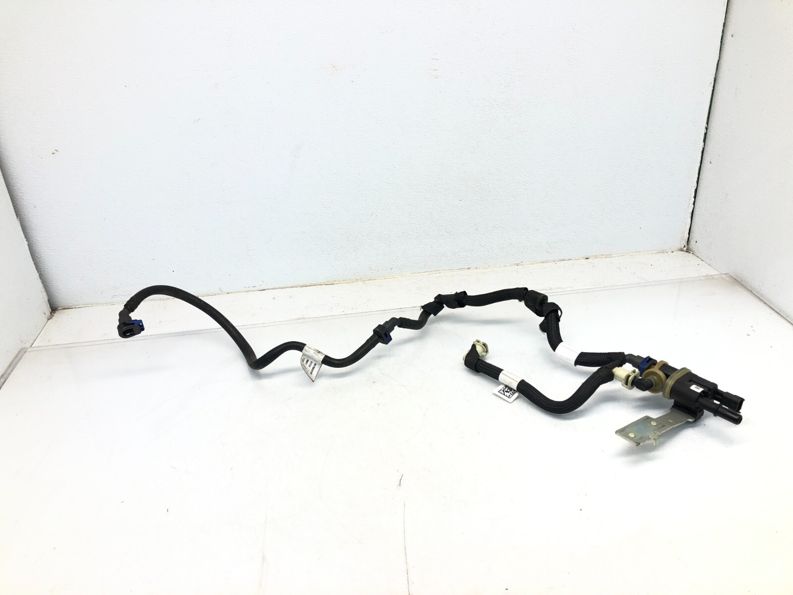 2017-2024 MASERATI LEVANTE S 3.0L FUEL VAPOR SOLENOID VALVE W/ HOSE LINE OEM
