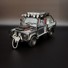 1:18 Land Rover Defender Movie Edition – Kyosho Model Car