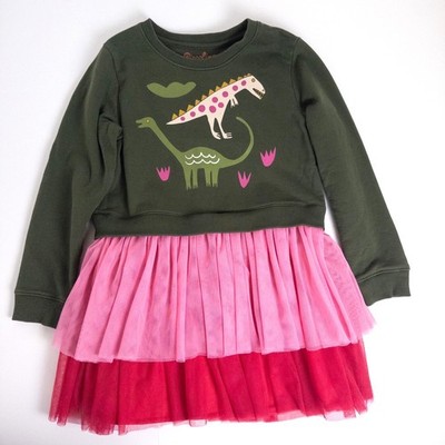 green emerald velvet dress Amazon.com: Fun Costumes Blossoming Flower Hoodie Dress, Plus Size  Halloween Costume, Zip Up Outfit with Leaf-Shaped Wrist Coverings, 1X, Green  : Clothing, Shoes & Jewelry
