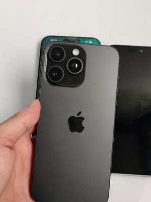 95% N ew Apple iPhone 15 pro max 256/512GB 1TB Factory UNLOCKED