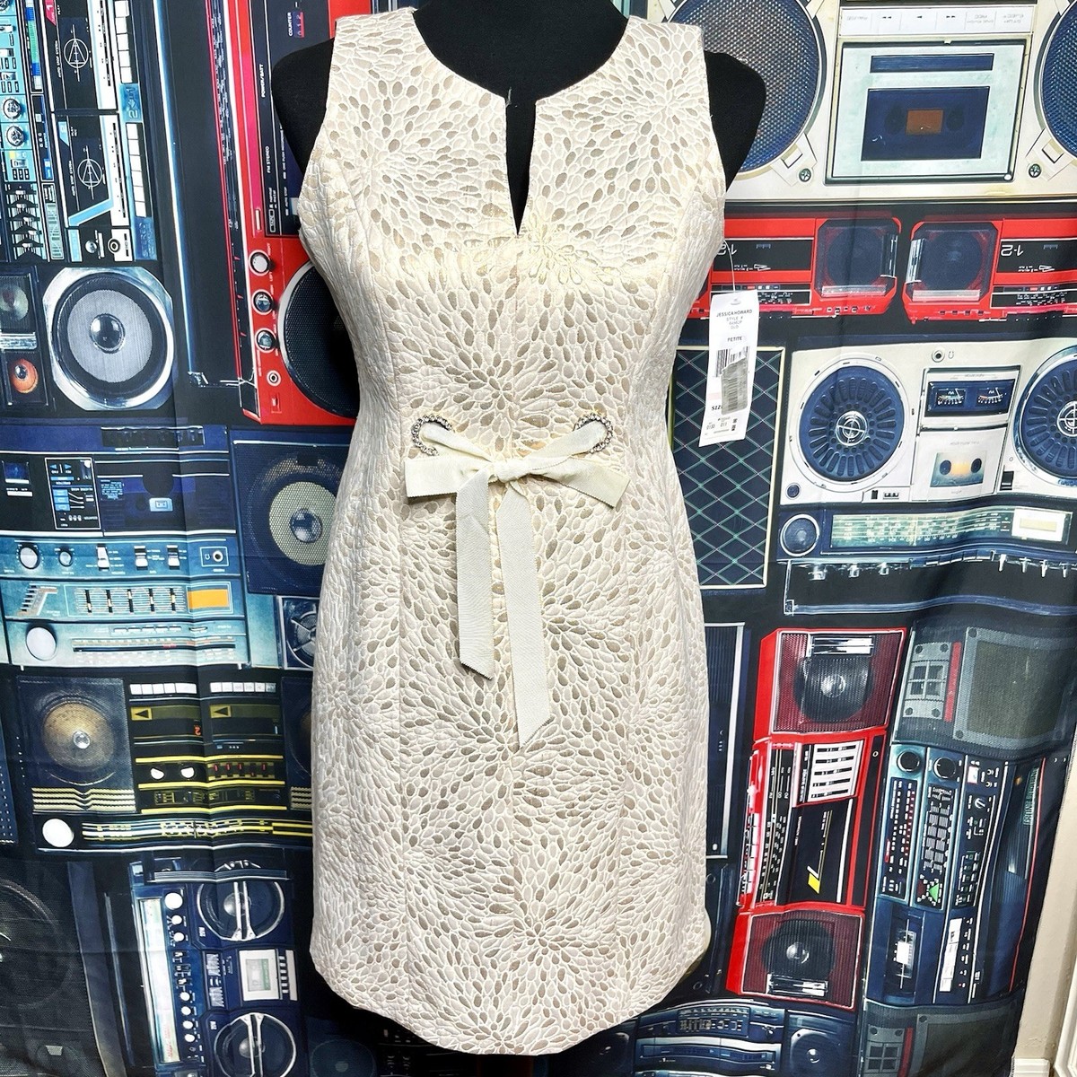 JESSICA HOWARD Gold Detail and Creme Cocktail Dress with Bling Accents Size  6P