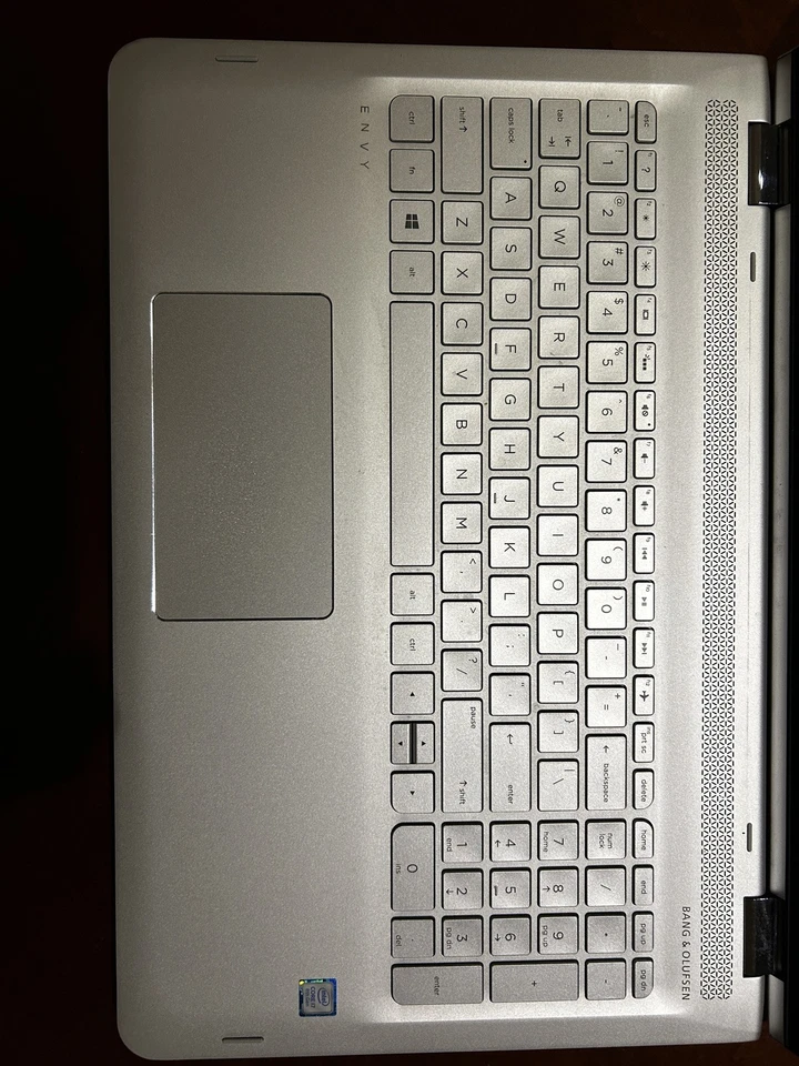 HP ENVY x360 Convertible 15.6" Pantalla Táctil (240GB SSD, 16GB RAM, Intel i7-8550U) Foto 3 de 4