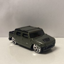 2001 01 Hummer H2 SUT Concept Collectible 1/64 Scale Diecast Diorama Model