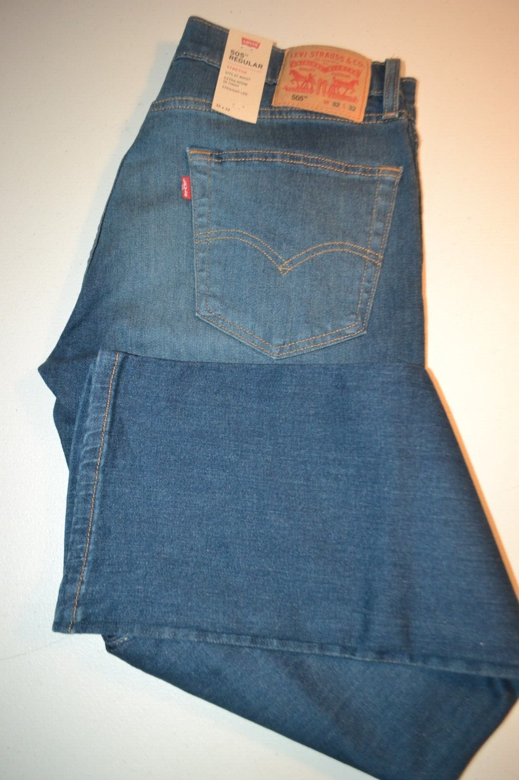 NWT Levis 505 Men Regular Tapered Blue Denim Jeans Sz 32x32