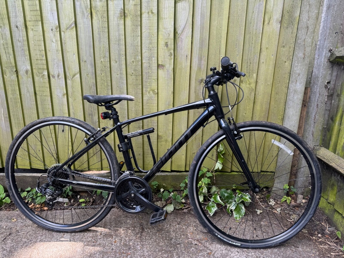 Giant Bike, 26' Small Shimano Metallic Black UK