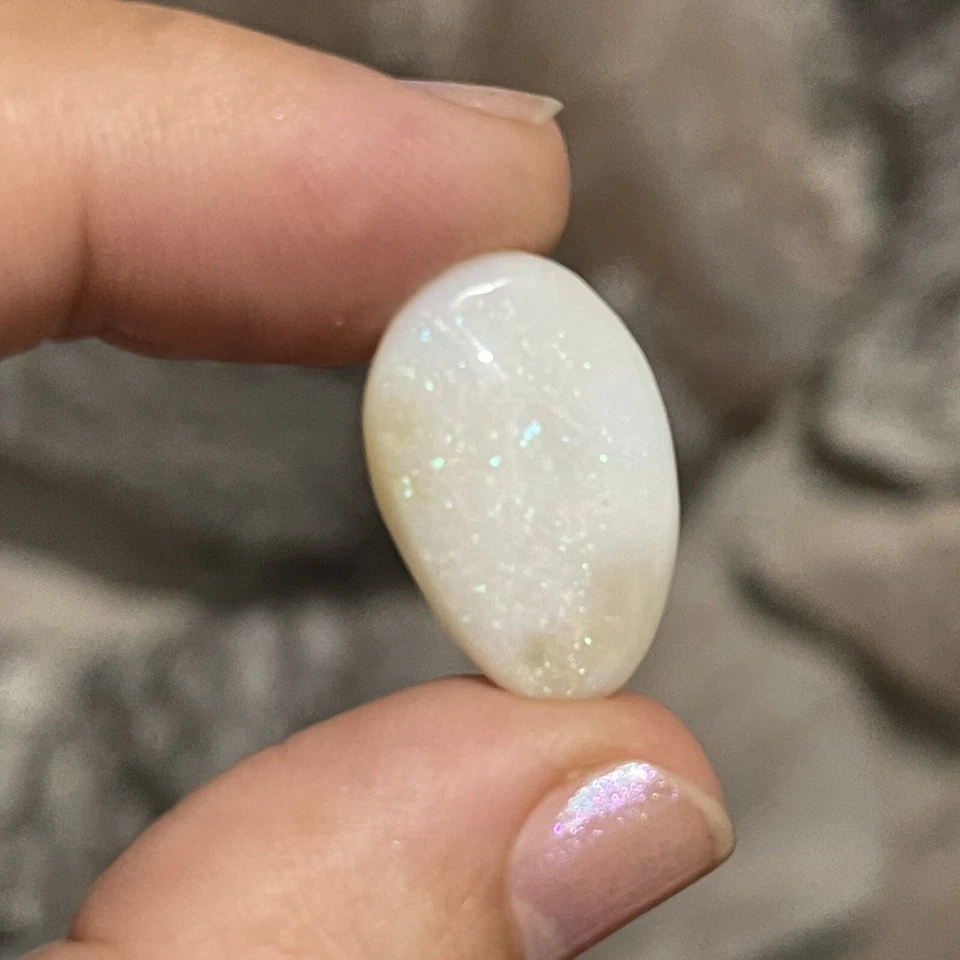 Cabochão de opala australiana sólido brilhante branco gema solta 8,05 ct 21,6x14,3x3,8 mm - Imagem 2 de 4