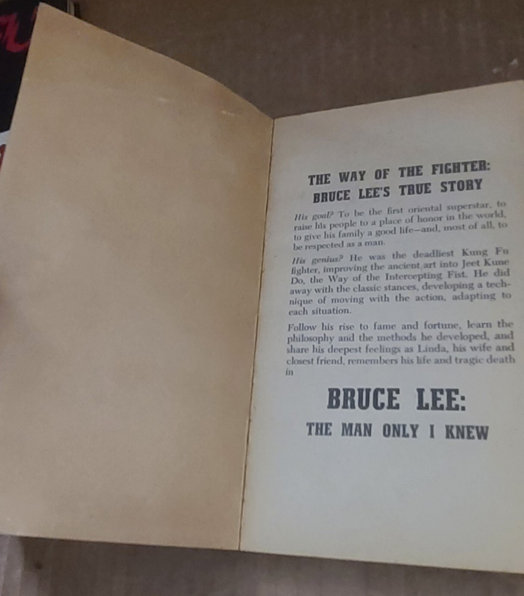 BRUCE LEE'THE MAN ONLY I KNEW PAPER BACK BOOK,FIRST EDITION & kung