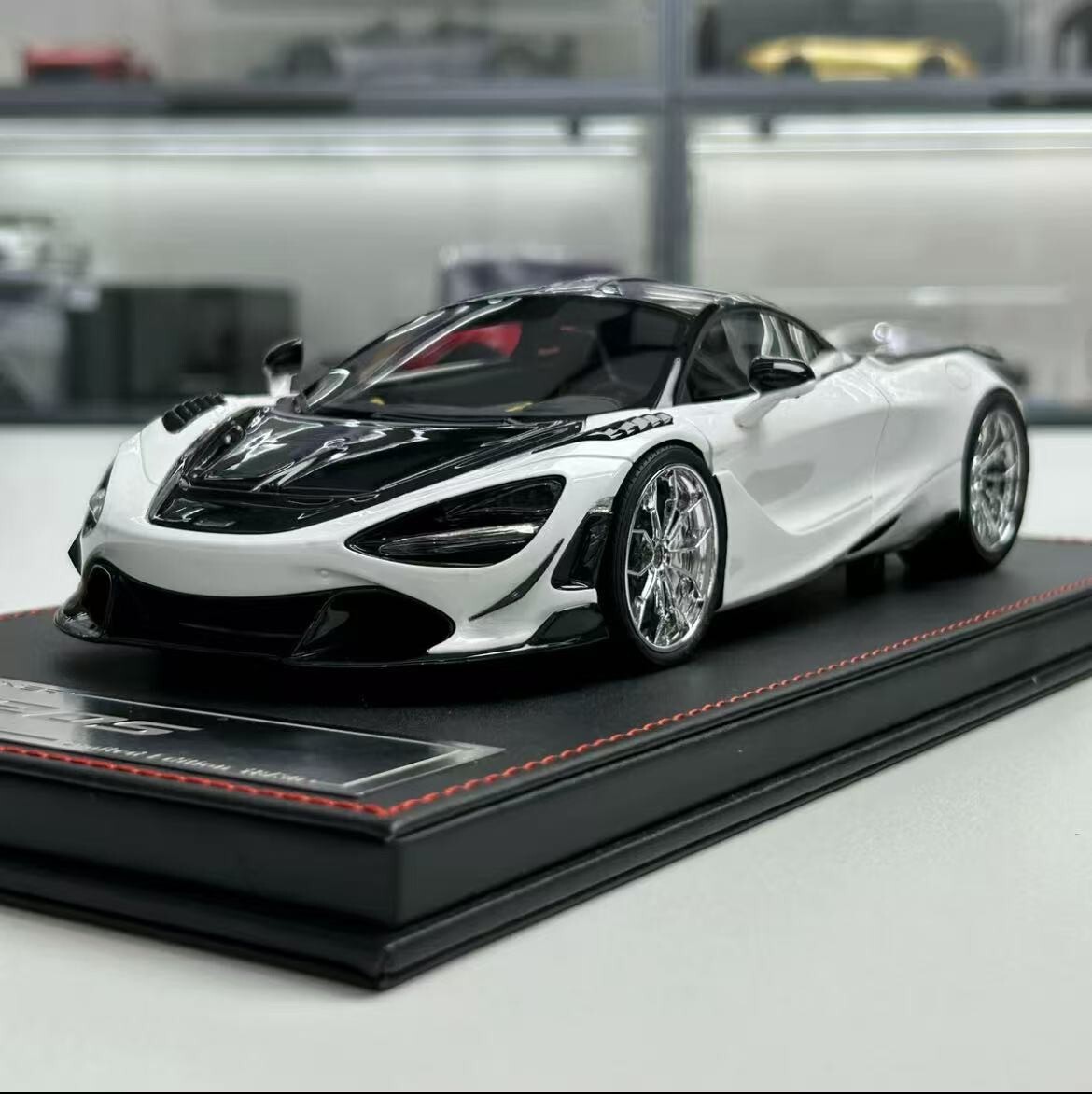 mmsan＊ページ SUPER RARE* DM Dino Models 1/18 Vorsteiner Mclaren 720S White