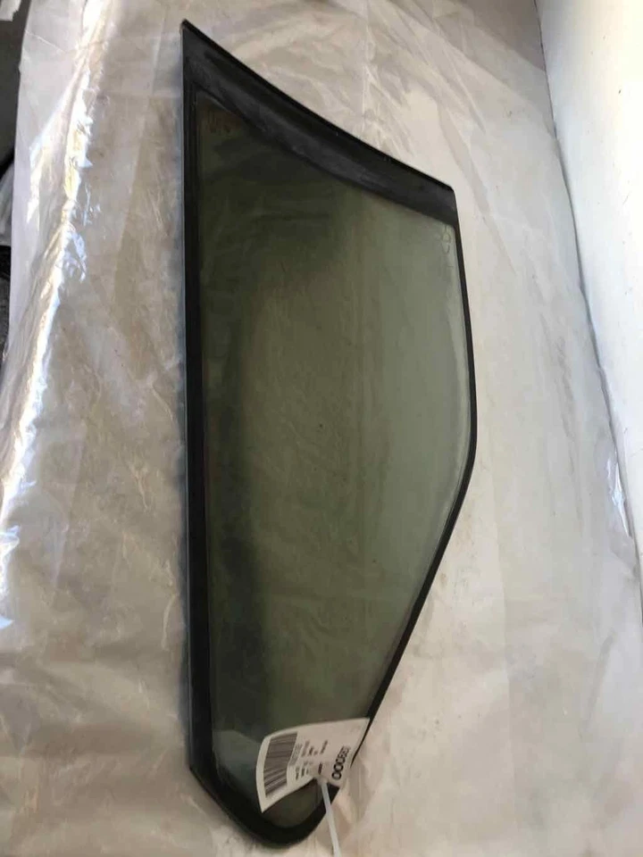 1992 - 1995 BMW 325I Rear Quarter Glass Window Right Passenger Hand Side RH - Image 4 of 4
