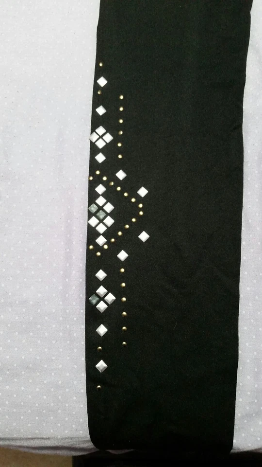 NO BOUNDARIES Juniors Black Capri Leggings w/ Gold Silver Studs 3-5 SZ - Image 3 of 4