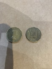 QEII Brass Threepence Piece 1961. RARE. In Great Condition Considering Age.