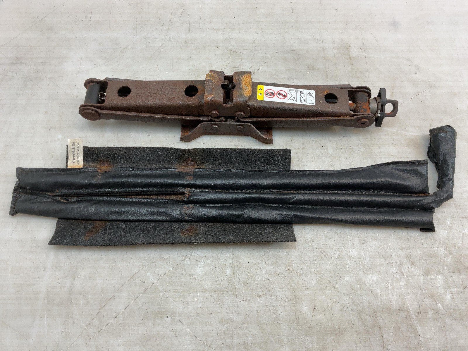 Jeep JK Wrangler OEM Rear Spare Tire Jack with Tools Assembly 2007-2017 060477