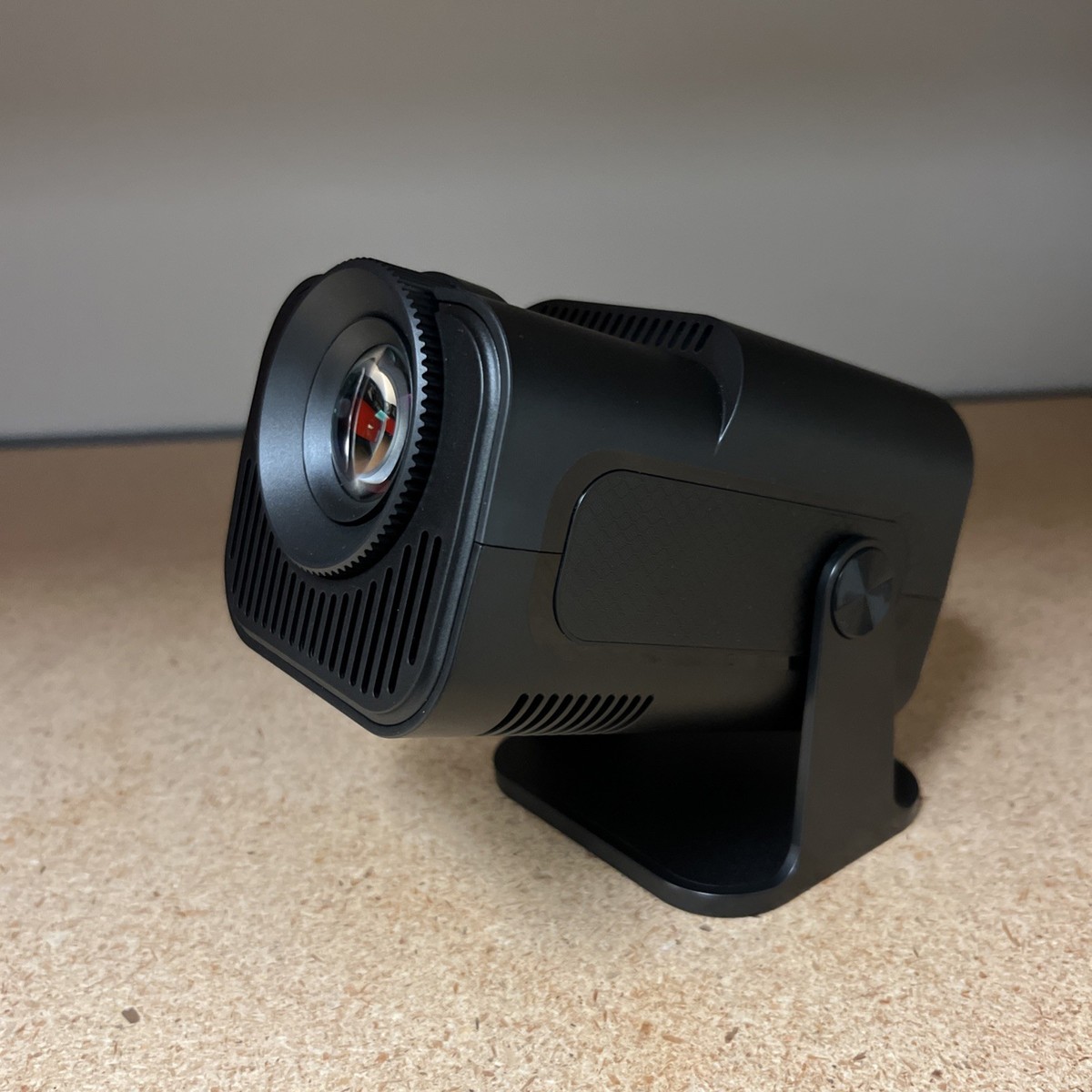 MINI Portable PROJECTOR HY320 4K 1080P Wifi Bluetooth Cinema