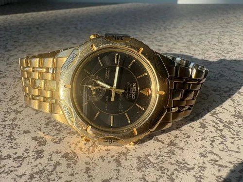 Vintage Seiko Quartz Chronograph 170054  8V20-7000 Need batery