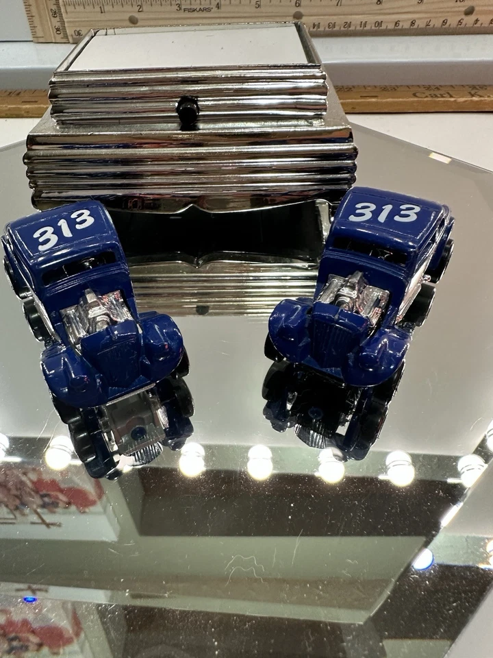 Matchbox  33 Willys Street Rods, 2 Variations, Black/ Gray Base - Image 3 of 4