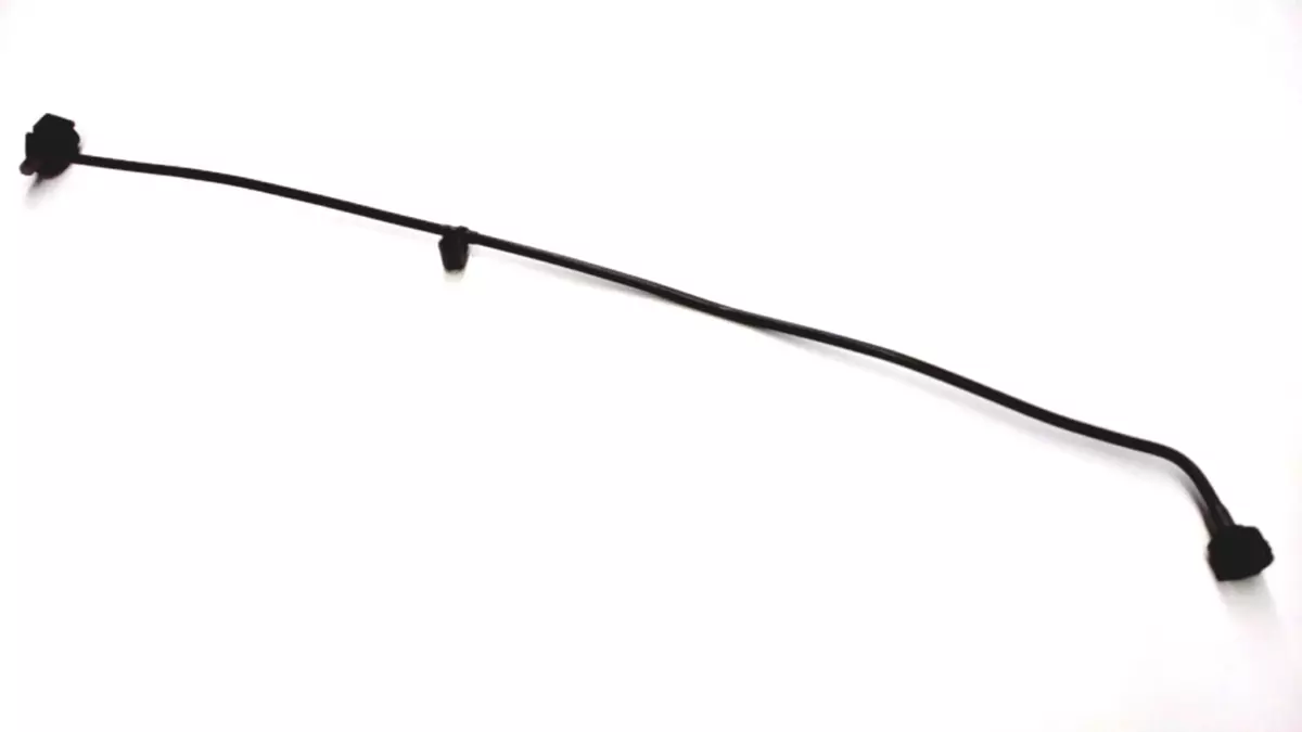 Genuine Volvo Coolant Overflow Bleeder Hose - 32252211 Genuine Volvo Coolant Overflow Bleeder Hose - 32252211