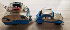 Blechauto Nostalgie blau-weißes Auto 2CV mit Wohnwagenanhänger Oldtimer L 40 cm