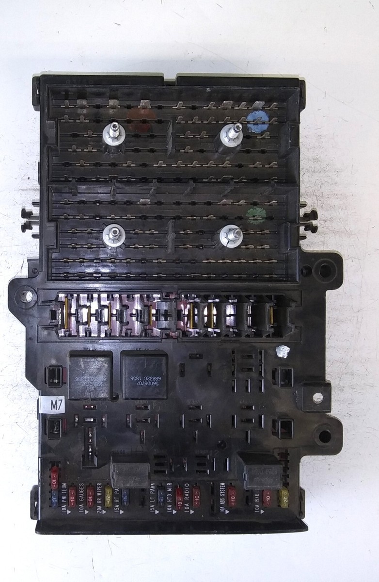 P4707784 Chrysler Voyager 2006 fuse junction box | eBay