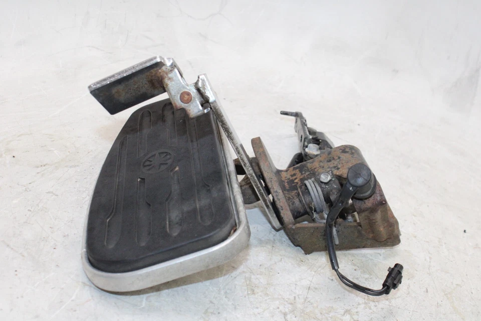 99-09 YAMAHA V STAR 1100 XVS1100 OEM REPOSAPIÉS DELANTERO DERECHO CLAVIJA PASO CON PEDAL Foto 4 de 4