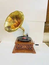 Beautiful Gramophone Fully Functional Working Phonograph, win-up record player