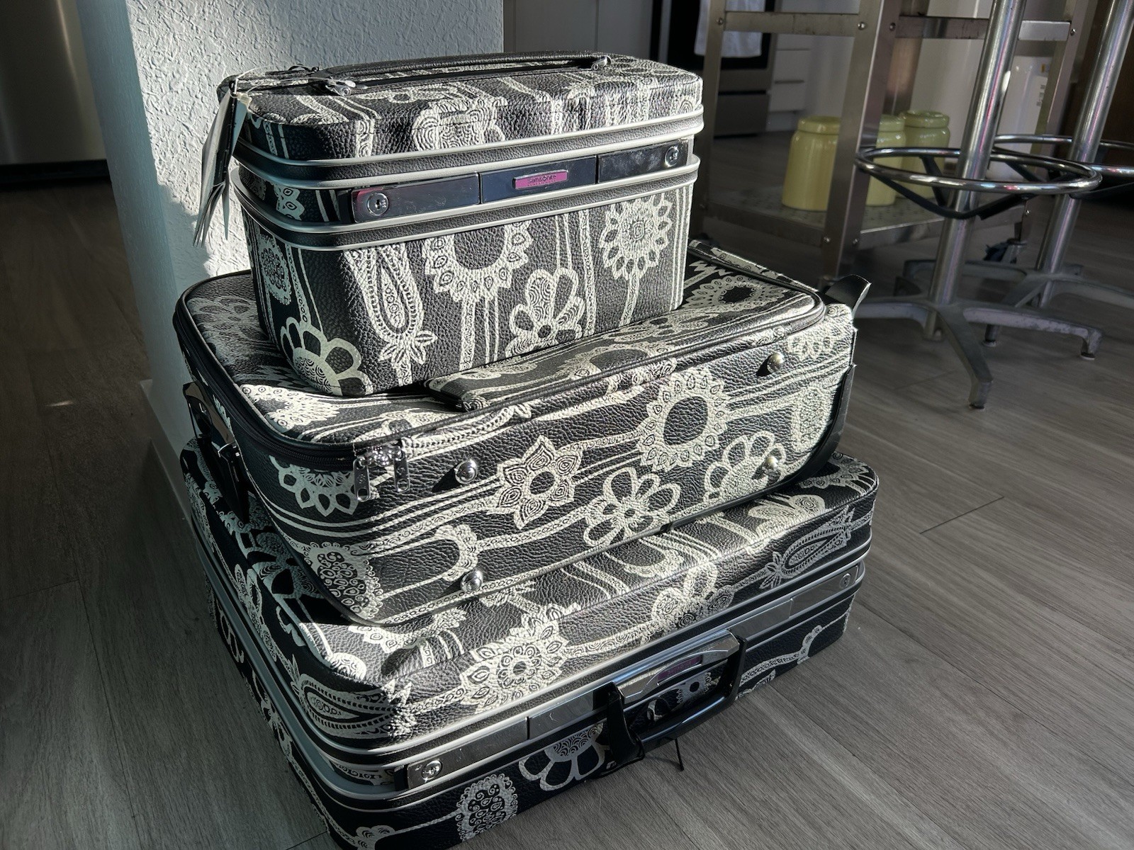 HTF! Rare! Samsonite Luggage Black White Daisy Flower Marimekko 3 Piece Set  NWT