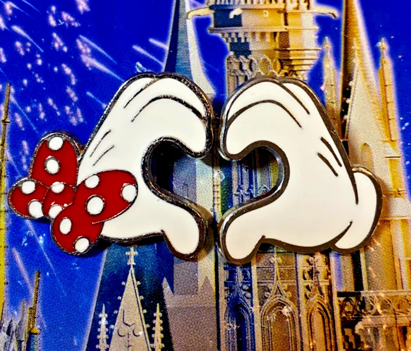 💘 Mickey & Minnie Mouse Heart Hands 2 Pin Set - Left Minnie Right Mickey 2 Pins