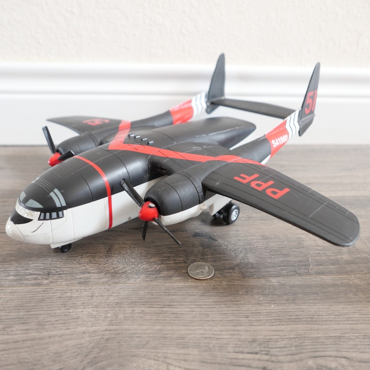 Y2K Disney Pixar Cars Planes - Fire Rescue PPF51 Cabbie Cargo